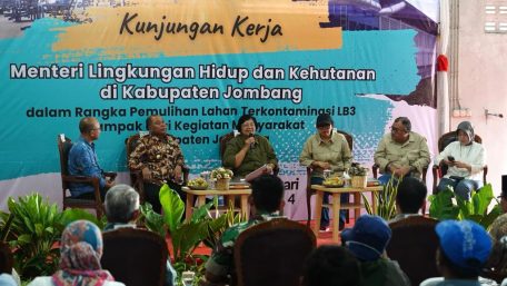 Menteri LHK Tinjau Pemulihan Lahan Terkontaminasi Limbah B3 di Jombang